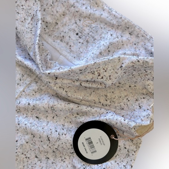 Cali Active cropped athletic tights, size small. Cute floral pastel pattern. - Picture 3 of 3